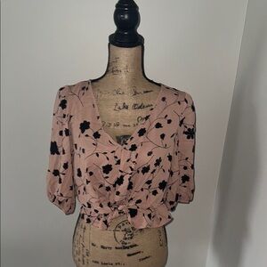 SIENNA SKY size small Floral Pink Blouse